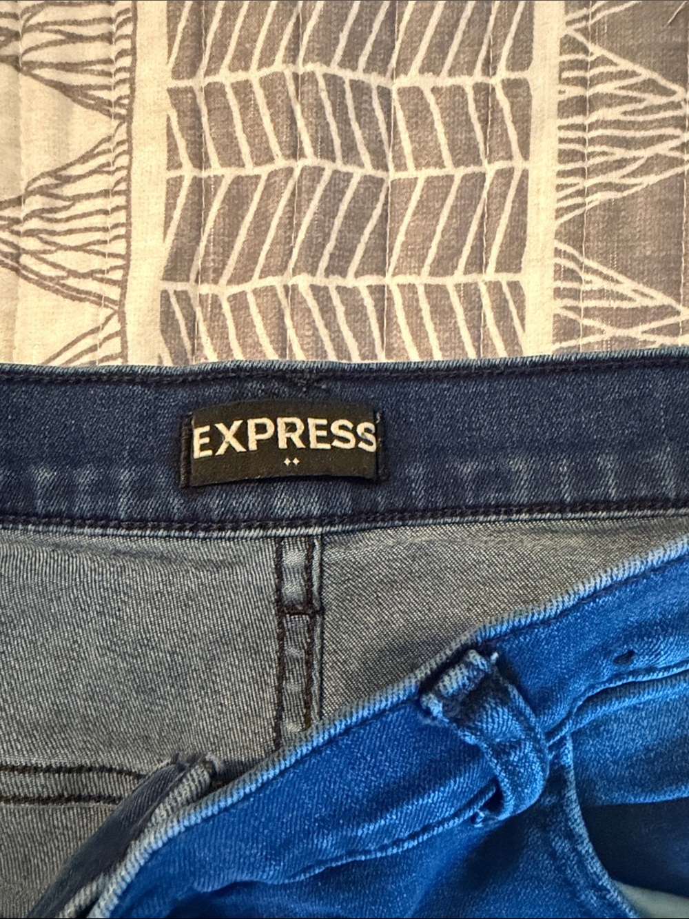 Express Distressed High rise Skinny Jeans - Picture 2 of 5